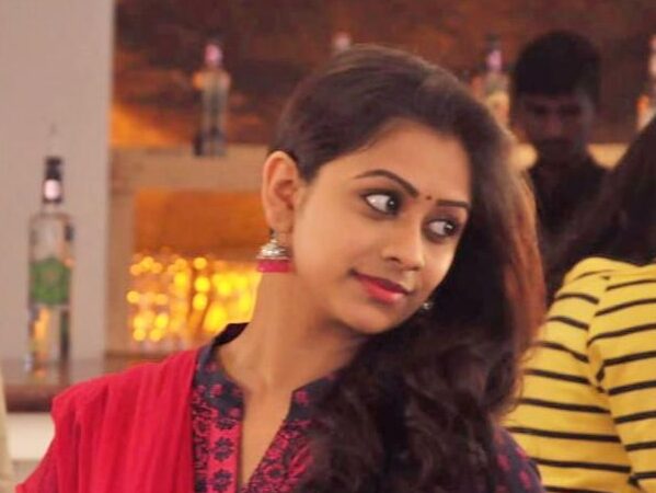 தமிழ் திரைப்பட உலகில் நிறைய திரைப்படங்களில் நடிக்க வேண்டும் என்பதே ஆசையும் லட்சியமும் கூட நடிகை பிரியாலால்.