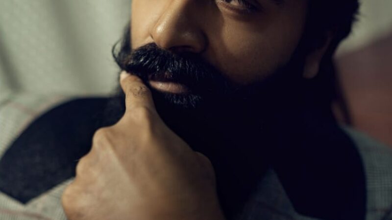 நடிகர் சிலம்பரசன். டி.ஆர், கேங்ஸ்டர் லுக்கில் போட்டோஷூட் நடத்தி அவருடைய ரசிகர்களை கவர்ந்துள்ளார்.
