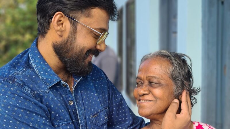 நடிகர் பாலாவுக்கு கவுரவ டாக்டர் பட்டம் வழங்கியது அமெரிக்க பல்கலைக்கழகம்.