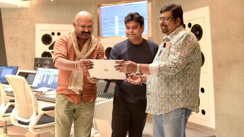 இயக்குனர்கள் ஜேடி-ஜெர்ரியின் புதிய இணையதளத்தை இசையமைப்பாளர் ஹாரிஸ் ஜெயராஜ் துவக்கினார்.