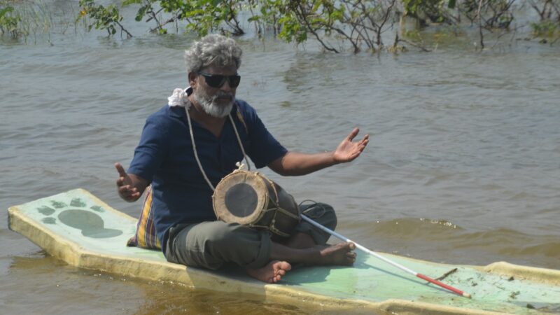 கானாபாலா பாடிய பாடலுக்கு இயக்குனர் சுப்ரமணியம் சிவா கண் தெரியாத கதாபாத்திரத்தில் நடிக்கிறார்.