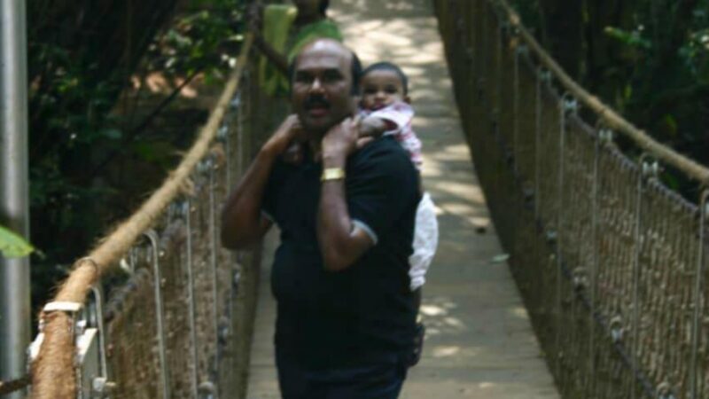 ஆதலால் காதல் செய்வீர்! அமைச்சர் ஜெயக்குமார் அட்வைஸ்!!