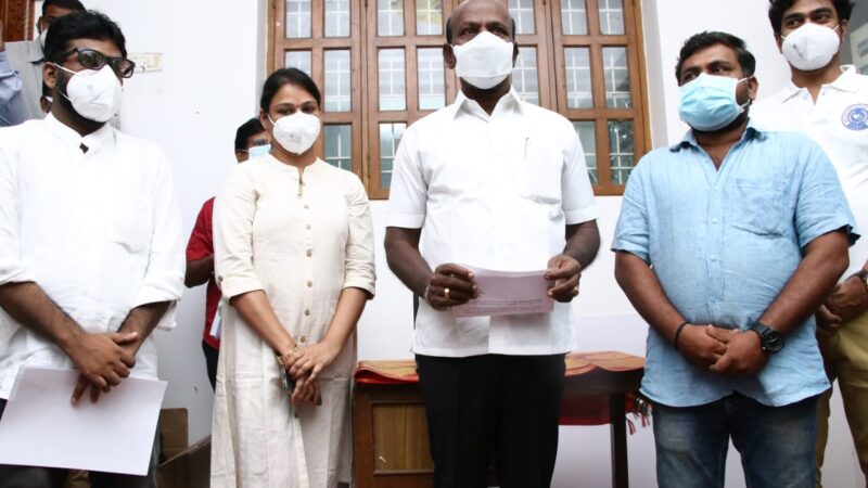 அமைச்சர் மா. சுப்ரமணியம் துவக்கி வைத்த இணைய தள விழாவில் சிறப்பு விருந்தினராக கலந்து கொண்ட நடிகர் காளி வெங்கட்.