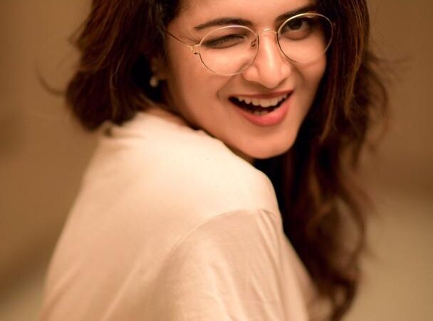 ACTRESS DHIVYADHARSHINI LATEST STILLS