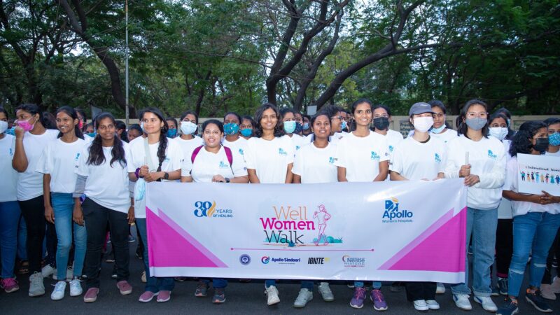 அப்போலோ மகளிர் மருத்துவனை சார்பில் “வெல் வுமன் வாக்கத்தான்” (“Well Women Walkathon”) நடைபெற்றது.