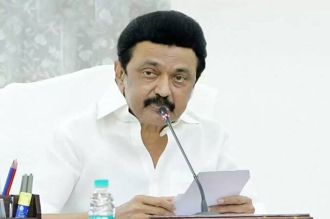 அரசு அலுவலர்கள் ஆசிரியர்களுக்கு 34 % உள்ள அகவிலைப்படி இன்று முதல் 38 % உயர்த்தி வழங்கப்படும் முதலமைச்சர் மு.க.ஸ்டாலின் அறிவிப்பு.!!