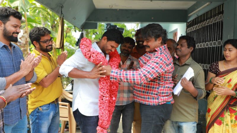 அயோத்தி’ திபட இயக்குனரை பாராட்டிய மன்சூர் அலிகானின் “சரக்கு” படக் குழுவினர்!