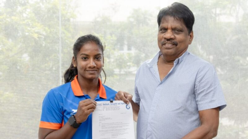 தமிழ் நாடு செய்தித்தாள் மற்றும் காகிதம் நிறுவனம் JO இளநிலை அலுவலர் பதவியை தேசிய சாதனையை இரண்டு முறை முறியடித்தா ரோஸி மீனாவிற்கு வழங்கி தமிழக அரசு ரோஸி மீனாவிற்கு கௌரவம் சேர்த்துள்ளது!!