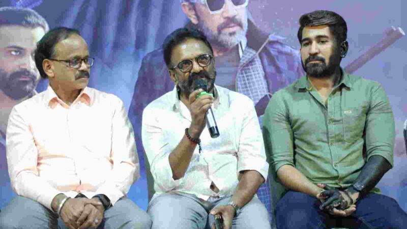 Mazhai Pidikatha Manithan Trailer Launch Stills.